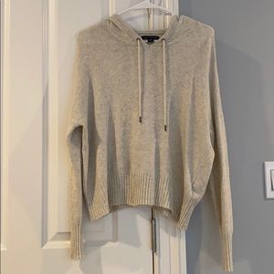 American Eagle Cream Hoodie Sweater